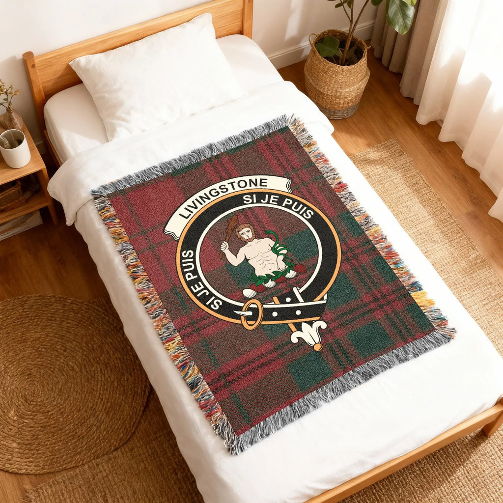 Clan Livingstone Si Je Puis tartan woven blanket — folded showing fringe detail, 100% cotton construction