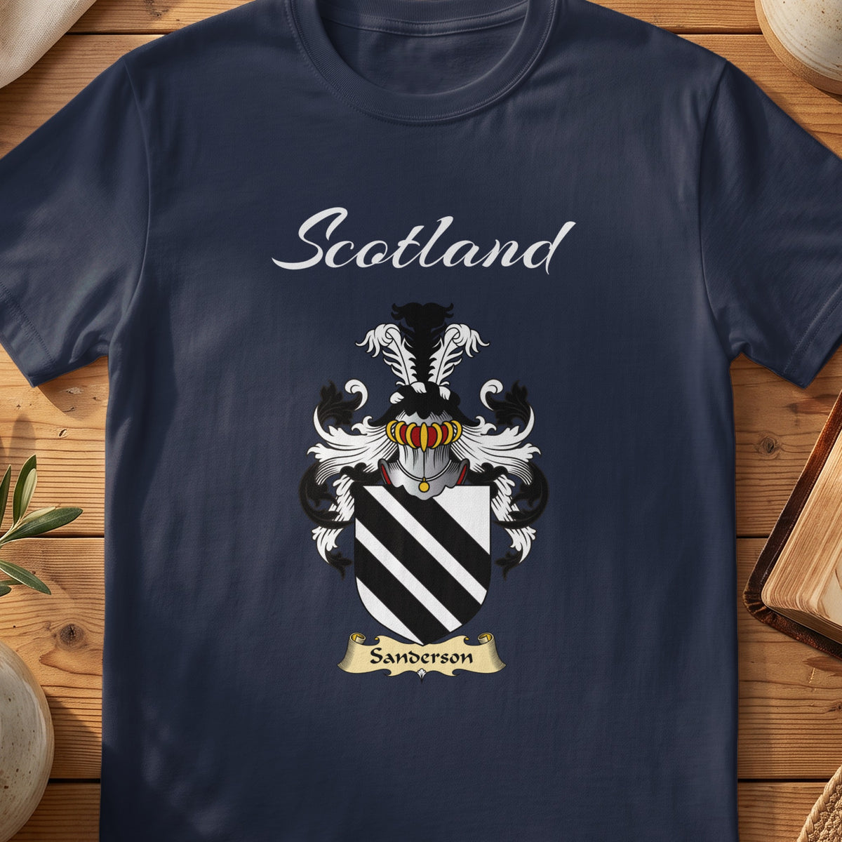 Sanderson Scottish family shield T-shirt in Navy