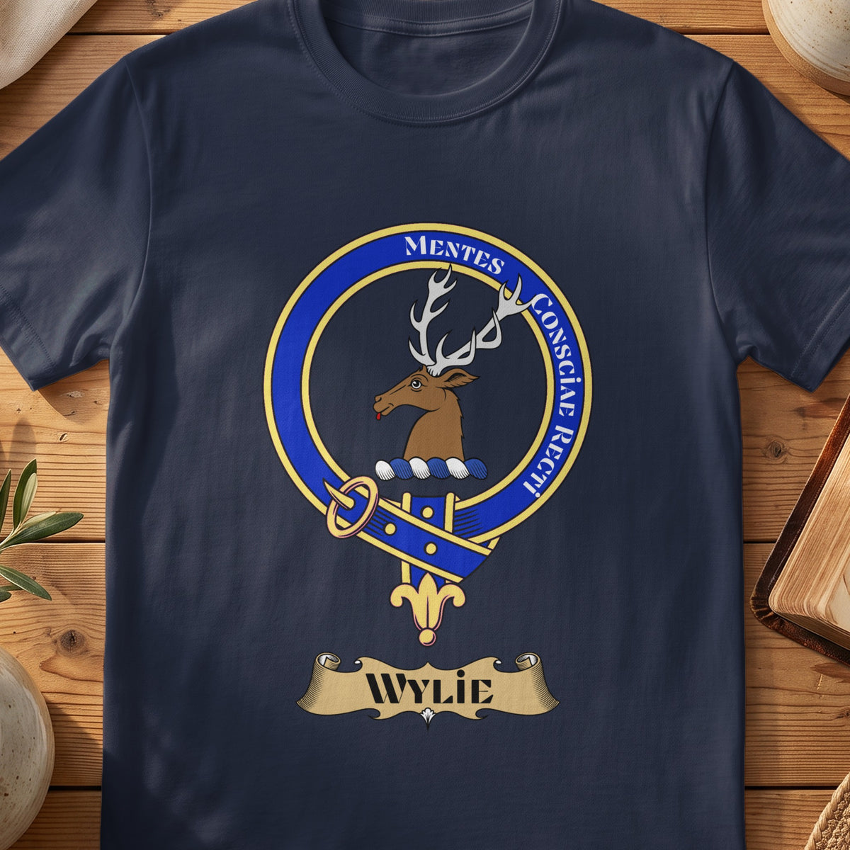 Wylie Scottish clan crest T-shirt in Navy