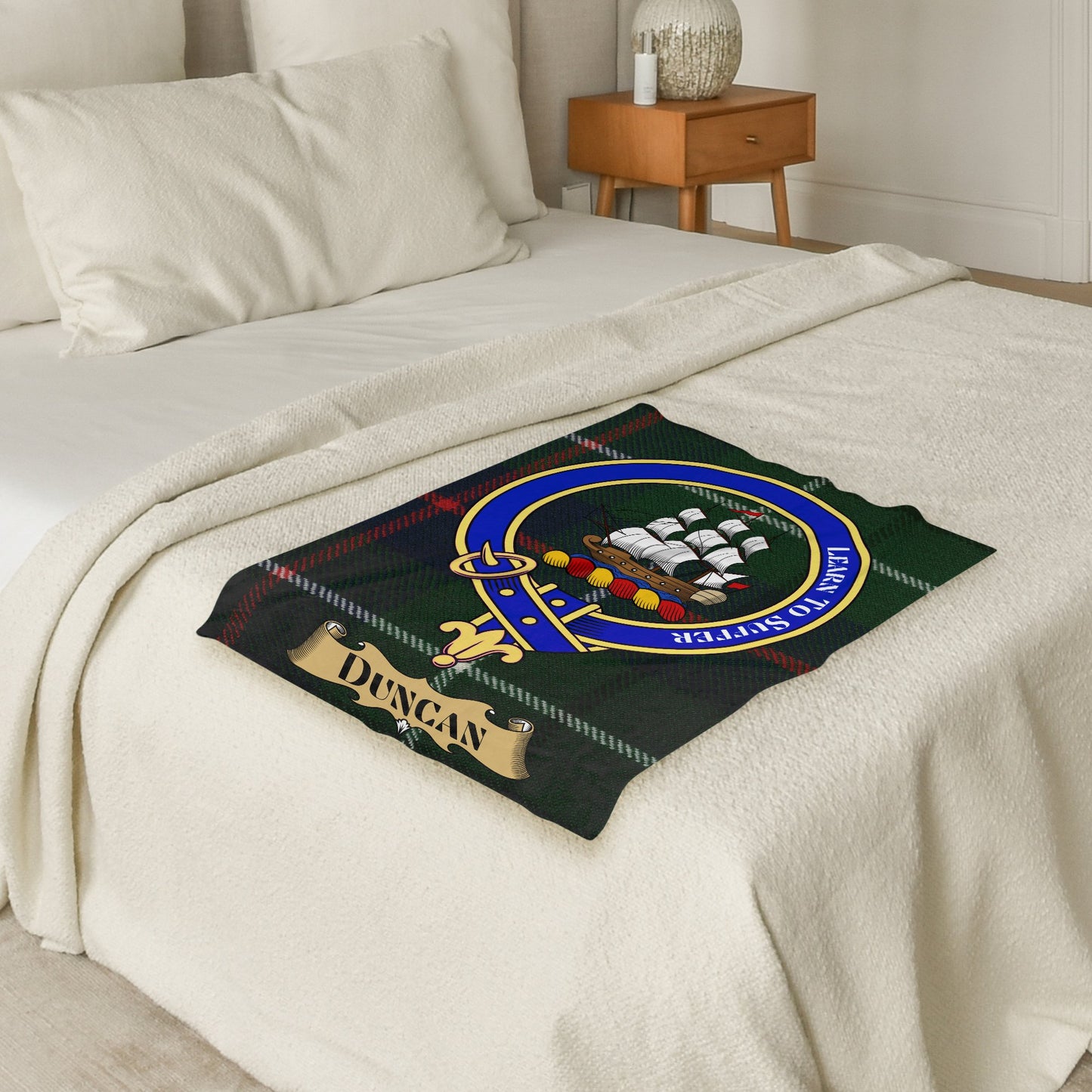 Scottish Clan Duncan Crest Tartan Blanket - Living Stone Gifts