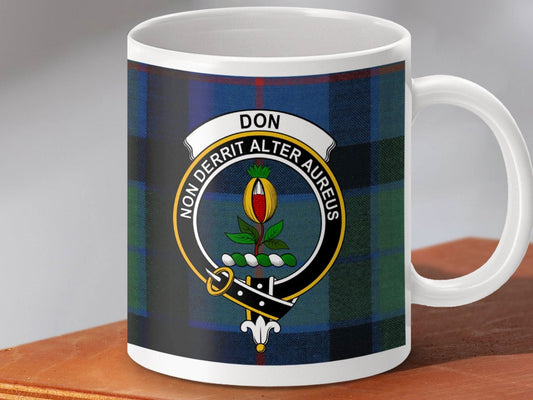 Scottish Tartan Mug with Don Non Derrit Alter Aureus product type