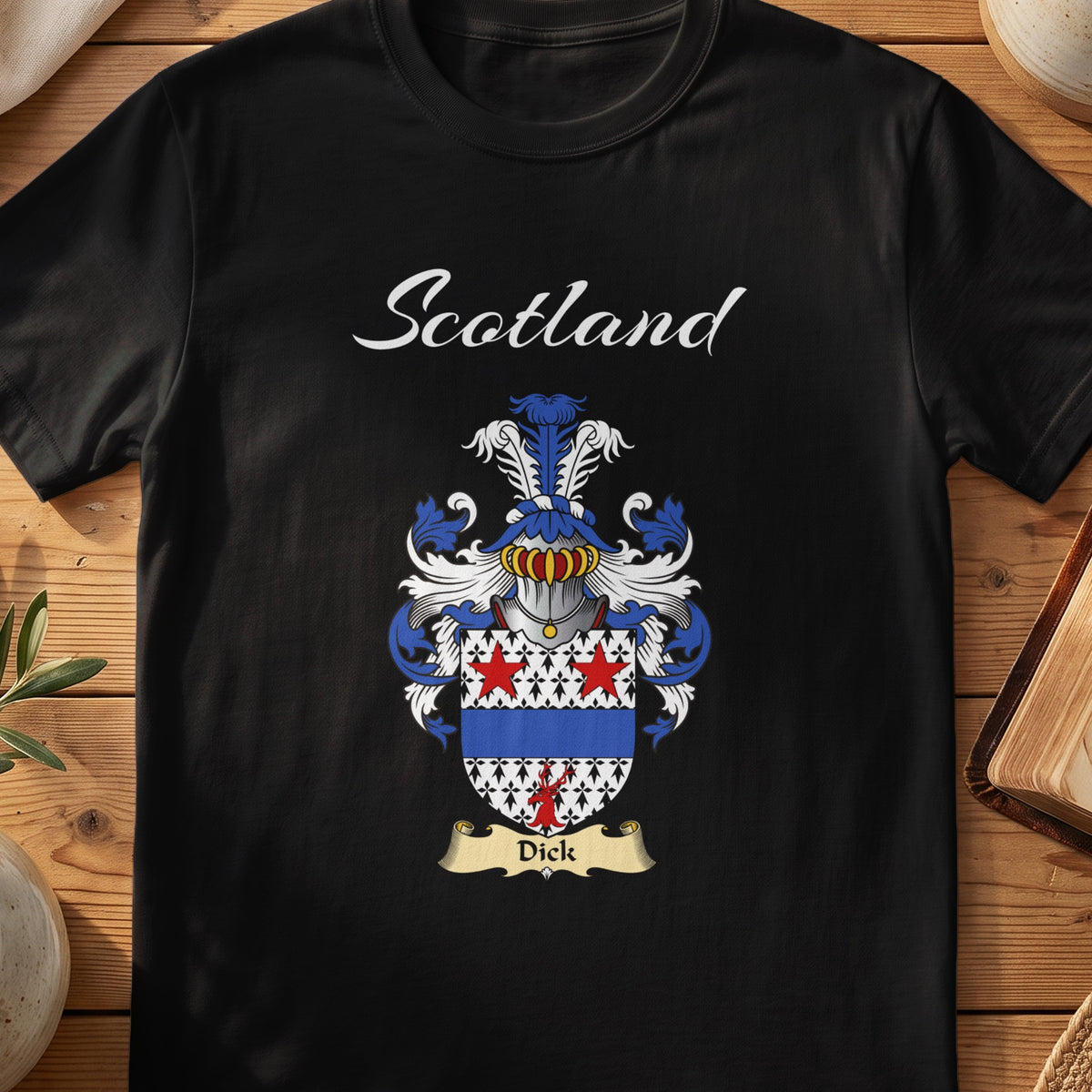 Dick Scottish family shield T-shirt in Black