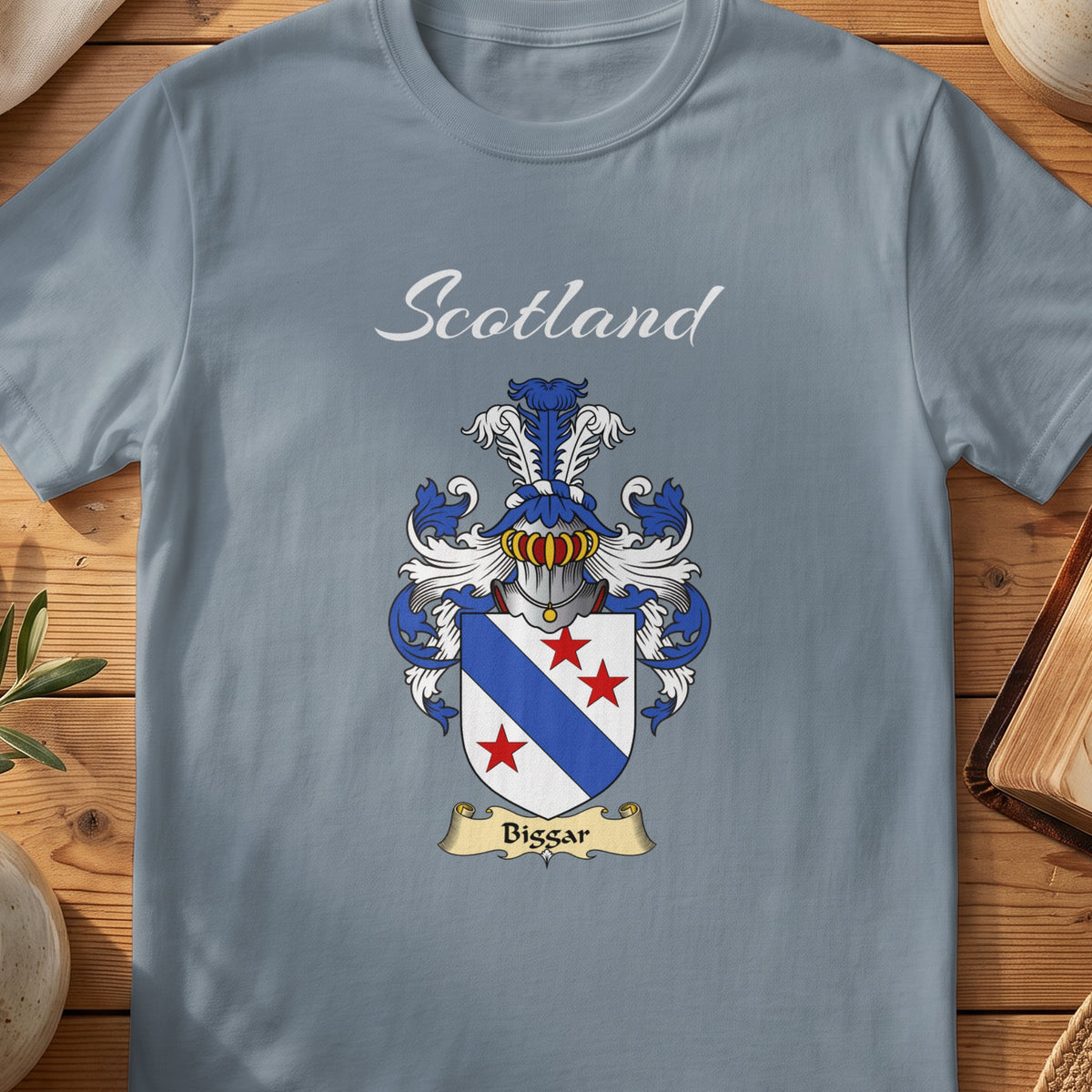 Biggar Scottish family shield T-shirt in Stone Blue