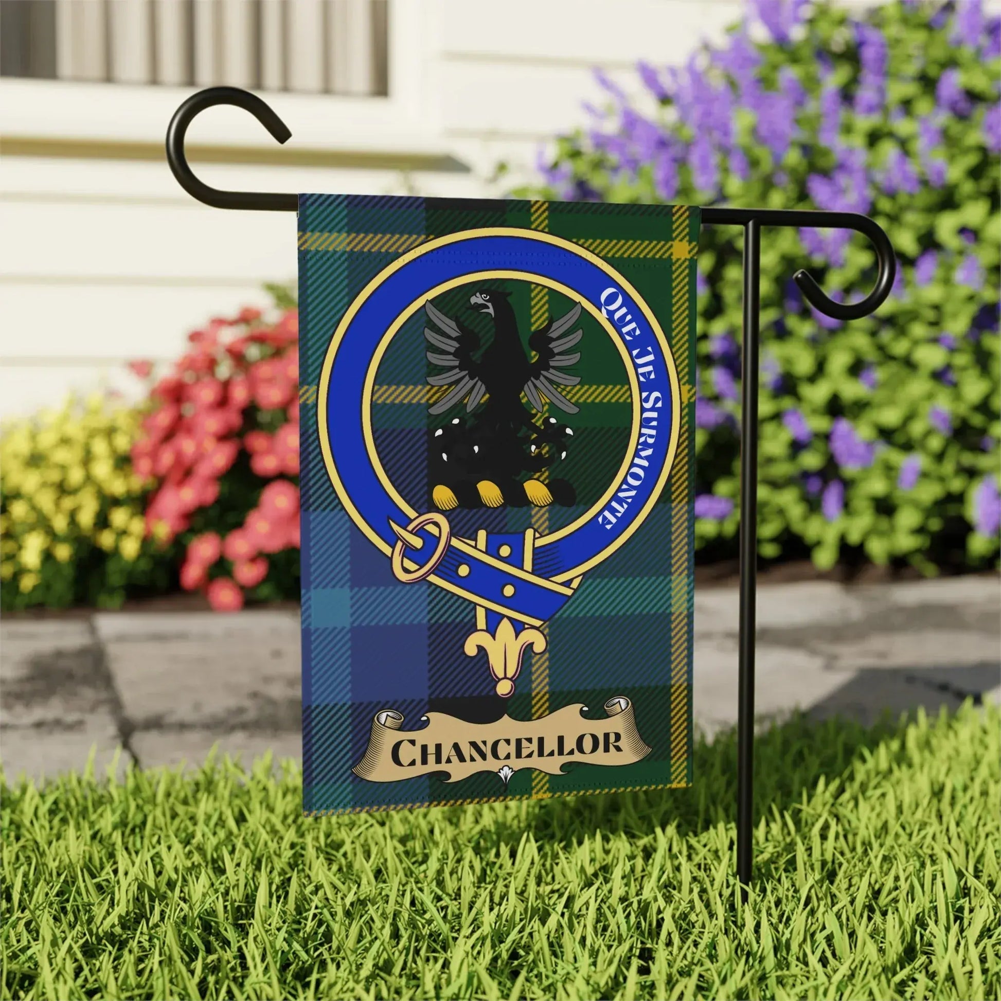 Chancellor Que Te Sirmos Ta Plaid Garden Flag product