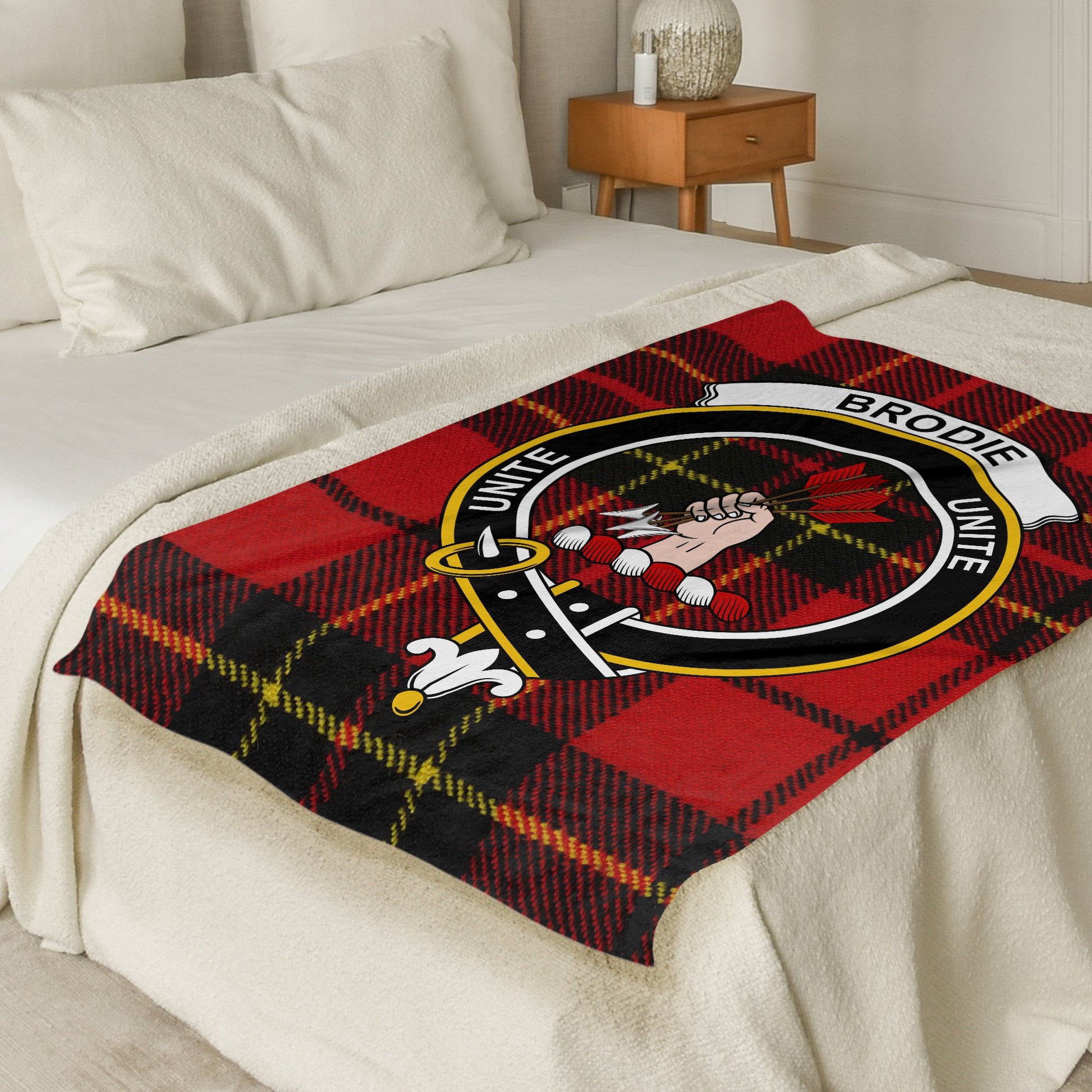 Scottish Clan Brodie Crest Tartan Throw Blanket - Living Stone Gifts