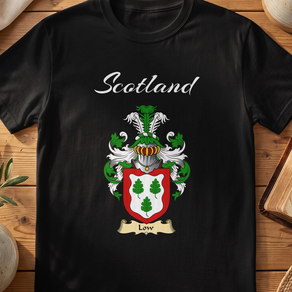 Low Scottish family shield T-shirt in Black