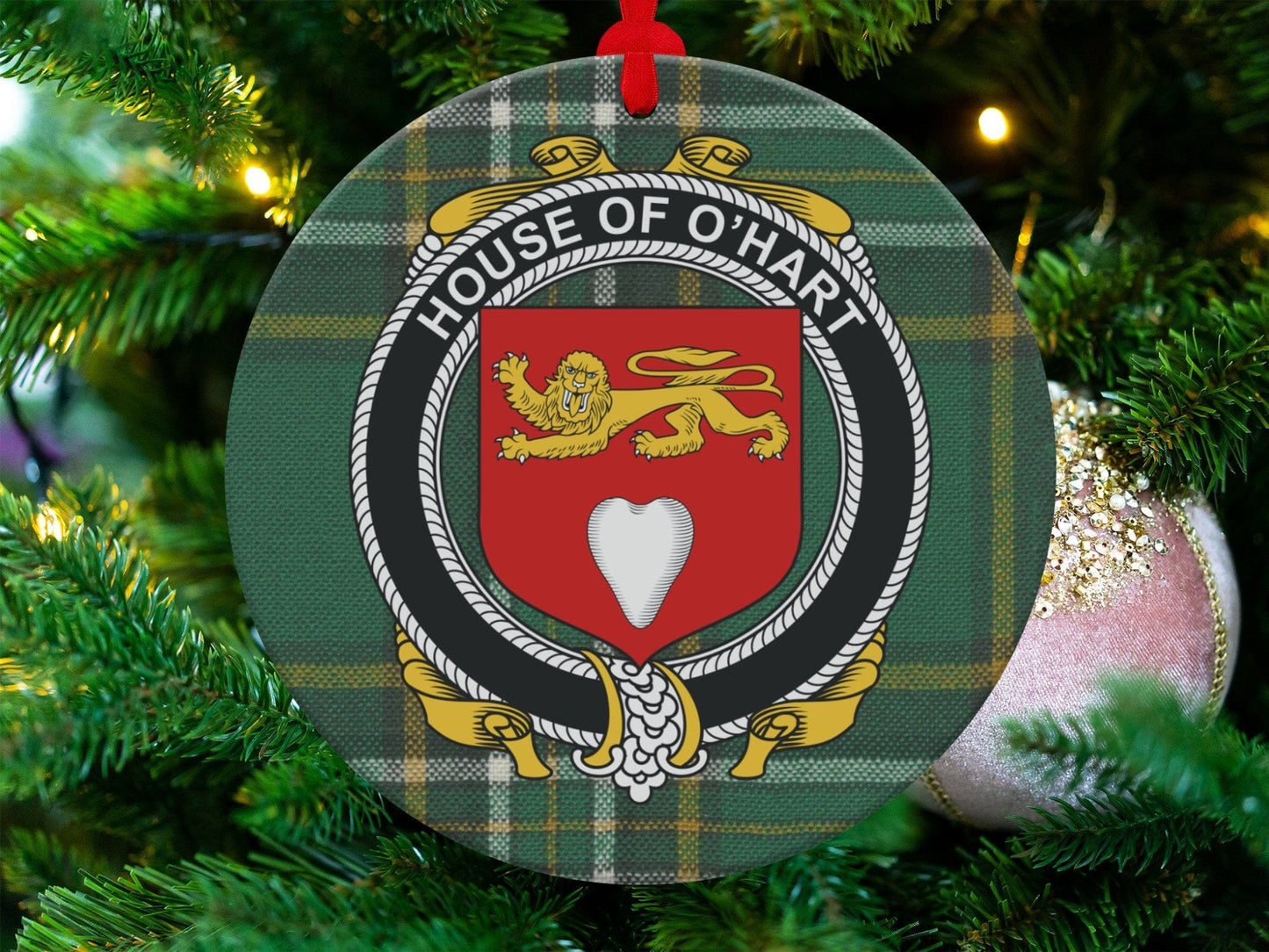 Physical Item O'Hart Crest Irish Tartan Christmas Ornament Decoration