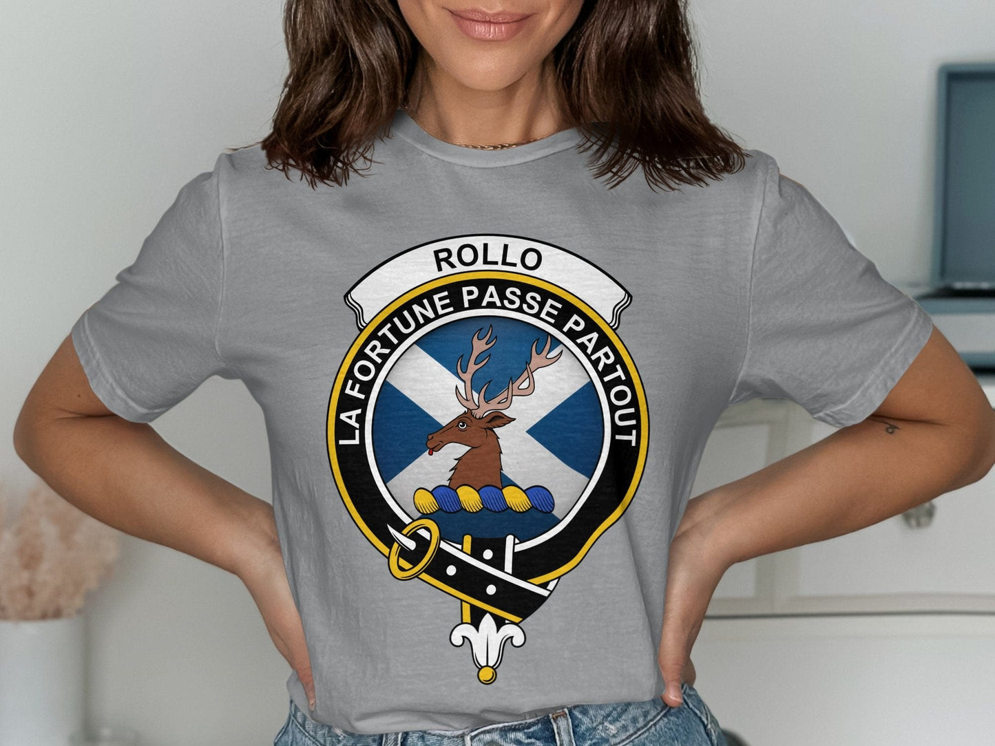 Physical Item Rollo Scottish Clan Crest on St Andrews Flag T-Shirt