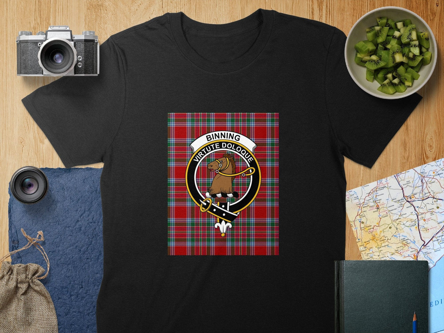 Physical Item S / Black Binning Clan Scottish Tartan Crest Unisex T-Shirt