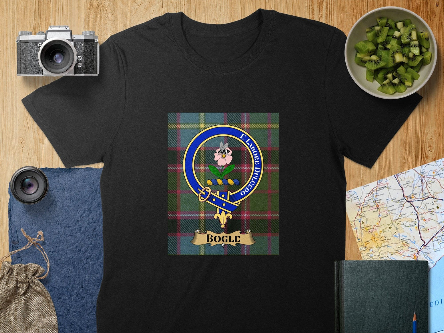 Physical Item S / Black Bogle Clan Scottish Tartan Crest Unisex T-Shirt