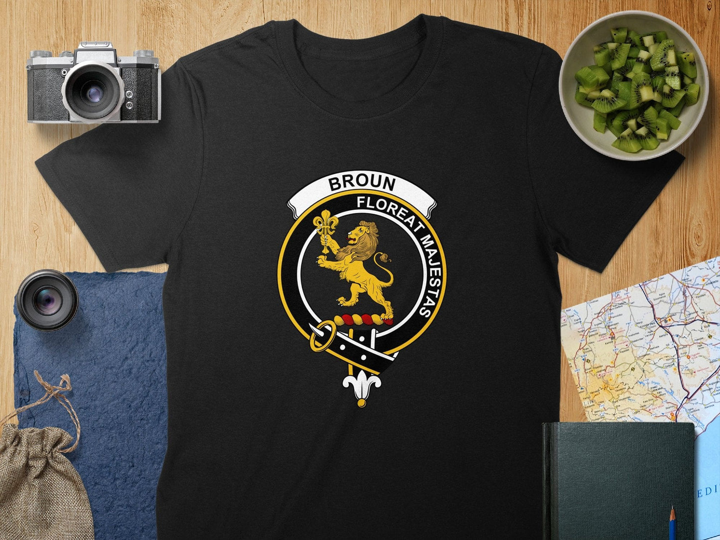 Physical Item S / Black Broun Clan Crest Unisex Scottish T-Shirt