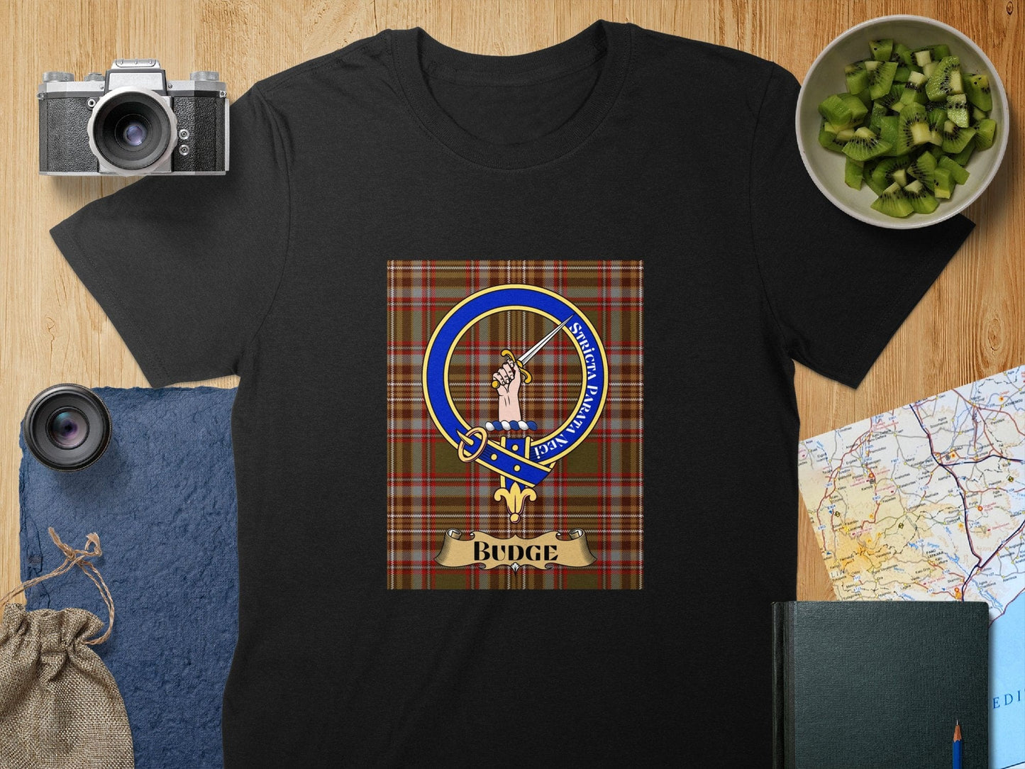 Physical Item S / Black Budge Clan Scottish Tartan Crest Unisex T-Shirt