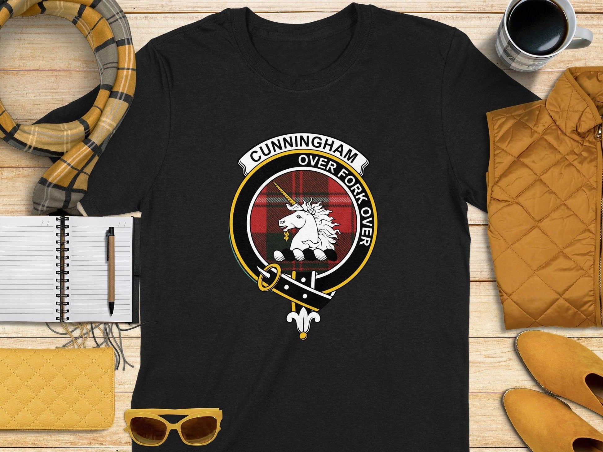 Physical Item S / Black Cunningham Clan Scottish Tartan Crest T-Shirt