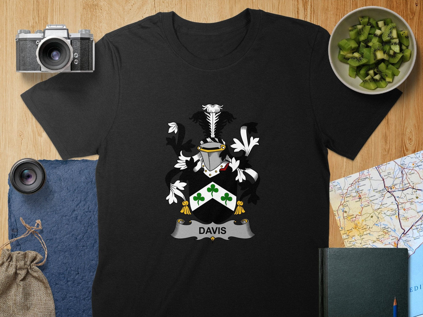 Physical Item S / Black Davis Surname Irish Heraldry Unisex T-Shirt