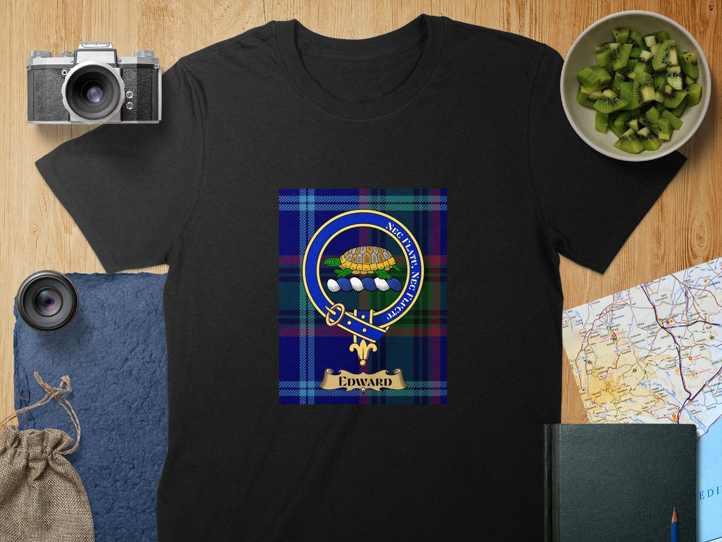 Physical Item S / Black Edward Clan Scottish Tartan Crest Unisex T-Shirt