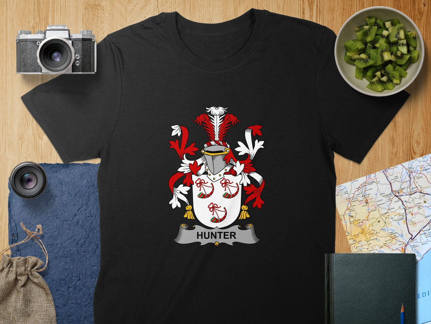 Physical Item S / Black Hunter Surname Irish Heraldry Unisex T-Shirt