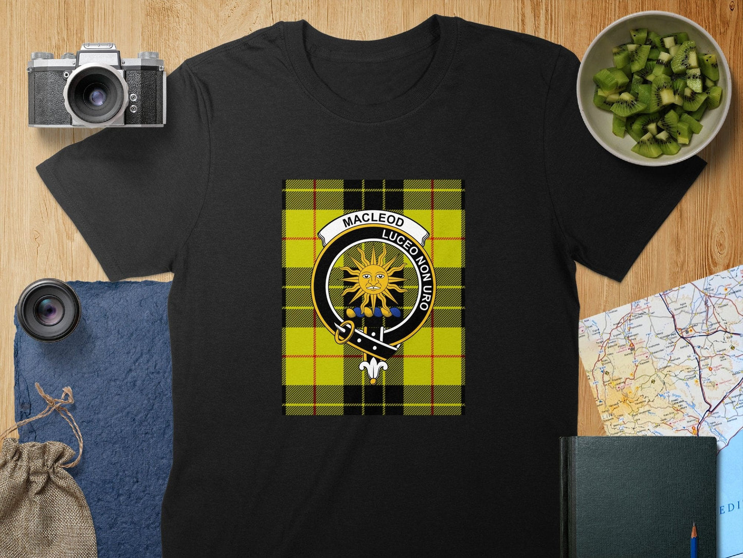 Physical Item S / Black Macleod Clan Scottish Tartan Crest Unisex T-Shirt