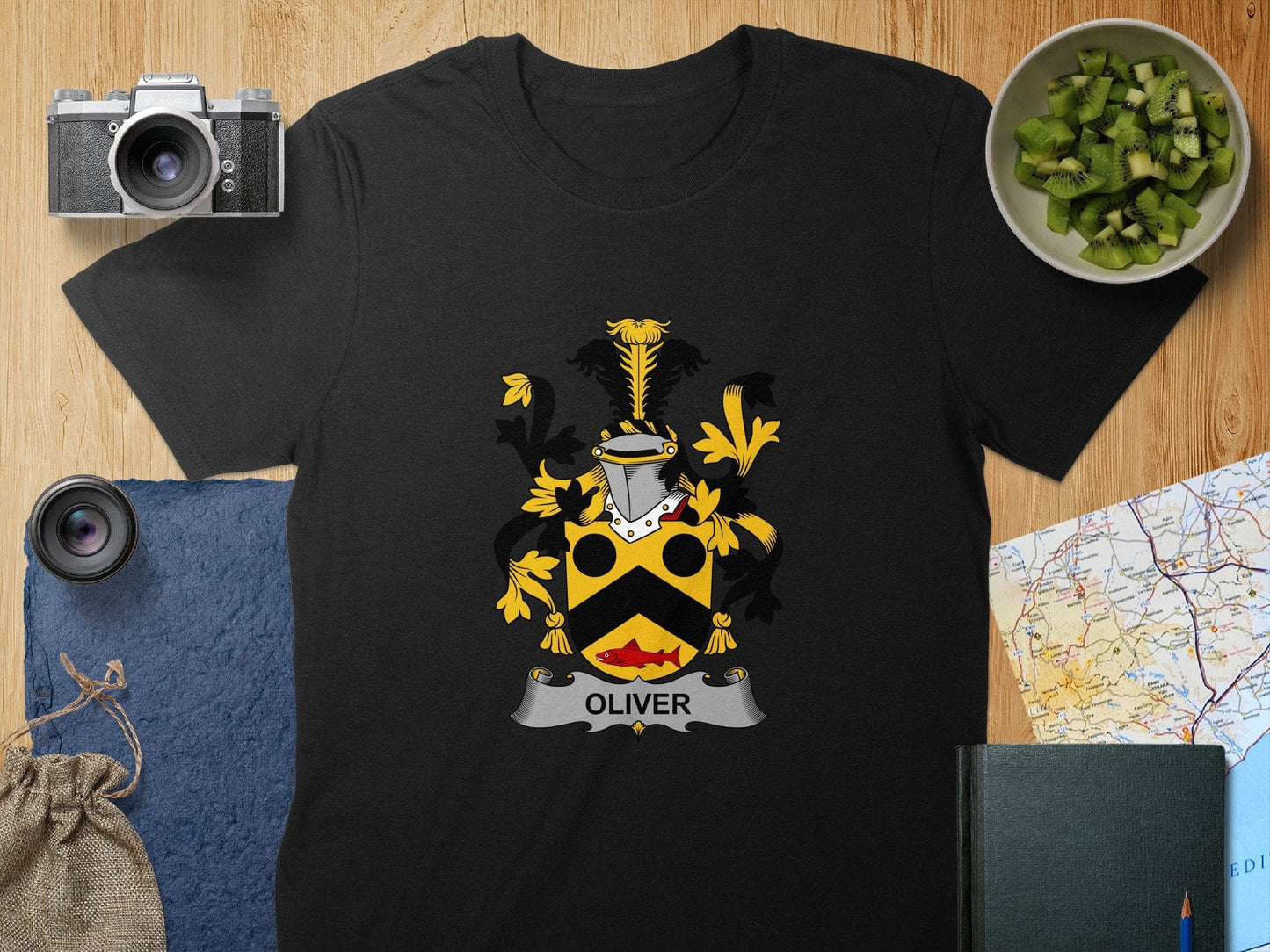 Physical Item S / Black Oliver Surname Irish Heraldry Unisex T-Shirt