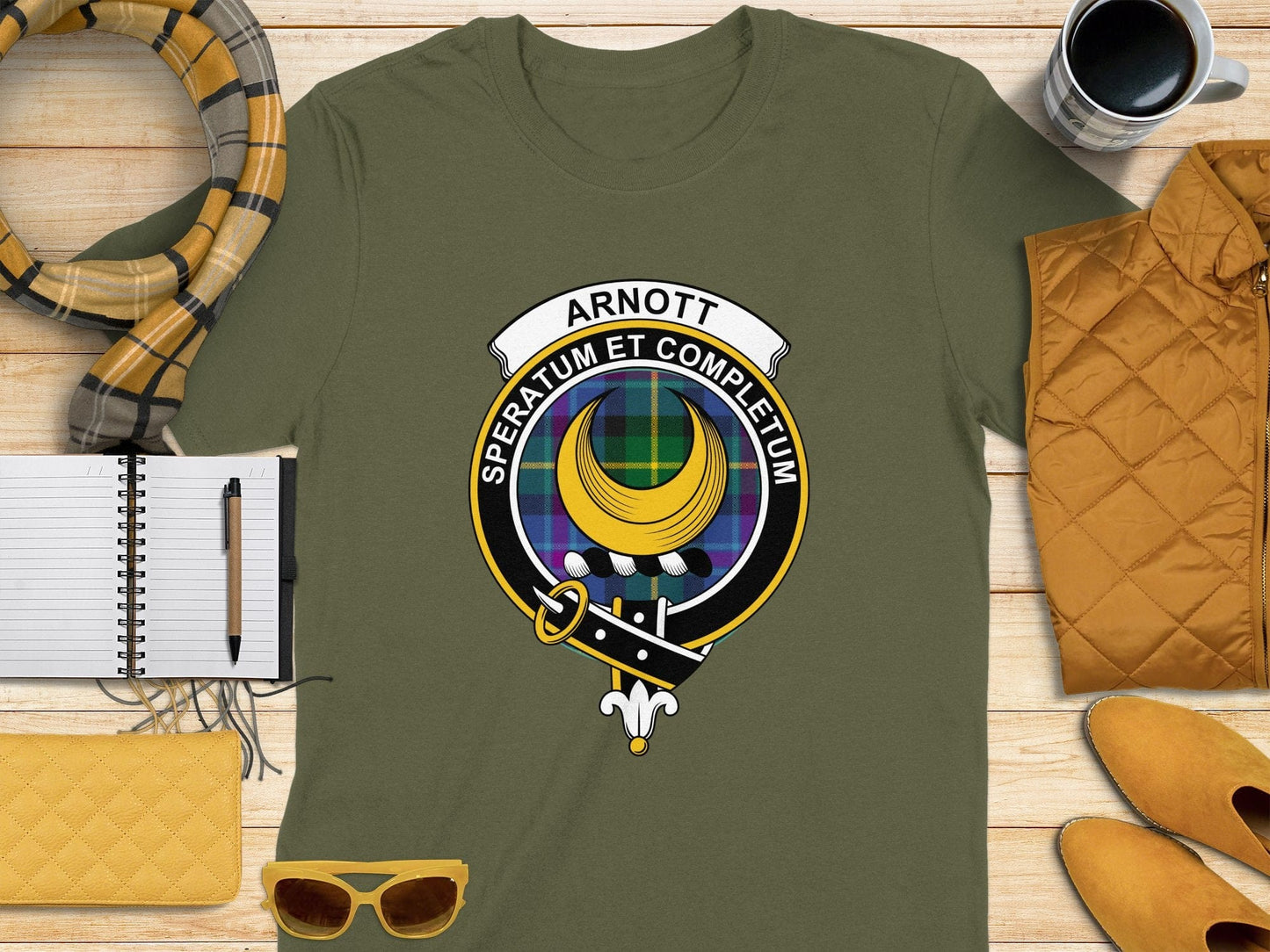 Physical Item S / Military Green Arnott Clan Scottish Tartan Crest T-Shirt