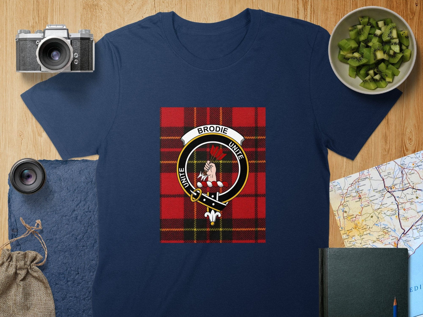 Physical Item S / Navy Brodie Clan Scottish Tartan Crest Unisex T-Shirt