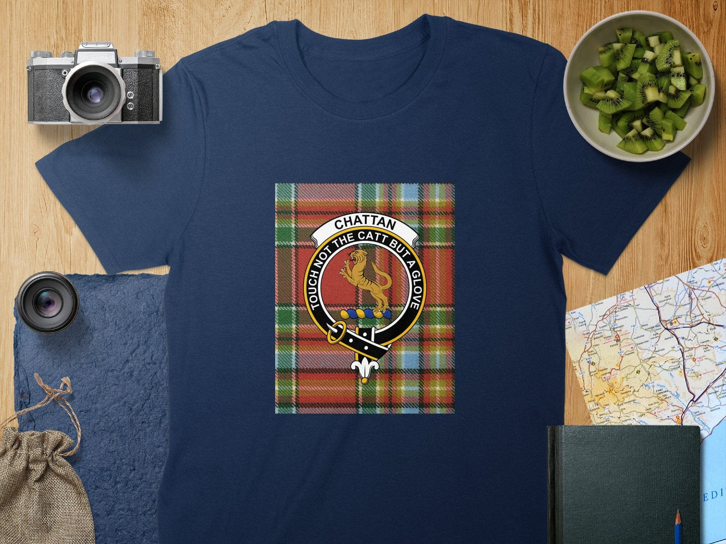 Physical Item S / Navy Chattan Clan Scottish Tartan Crest Unisex T-Shirt