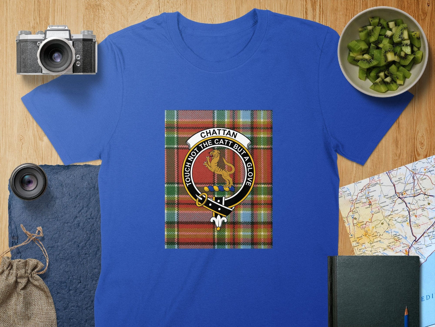 Physical Item S / Royal Chattan Clan Scottish Tartan Crest Unisex T-Shirt