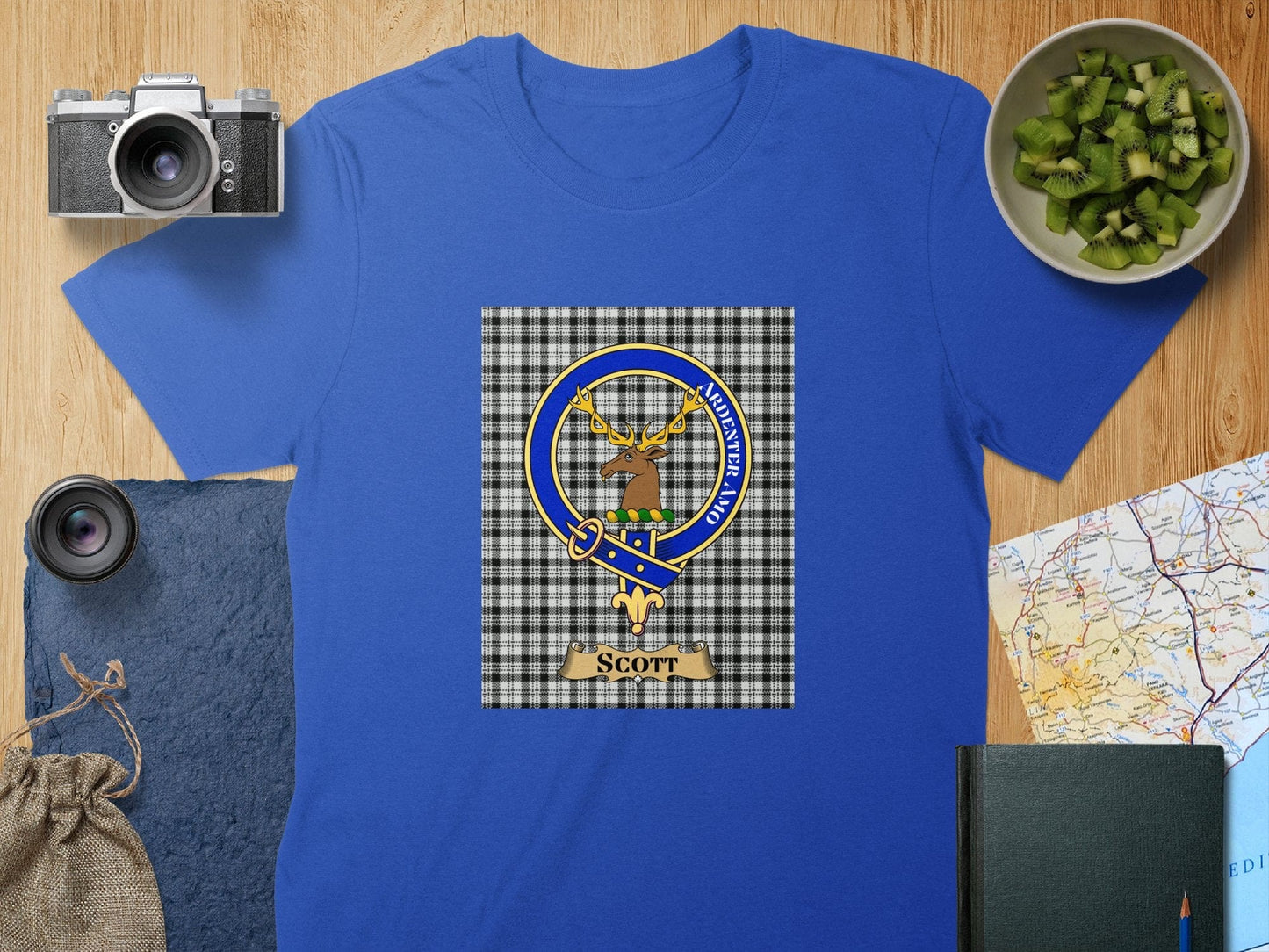 Physical Item S / Royal Scott Clan Scottish Tartan Crest Design T-Shirt