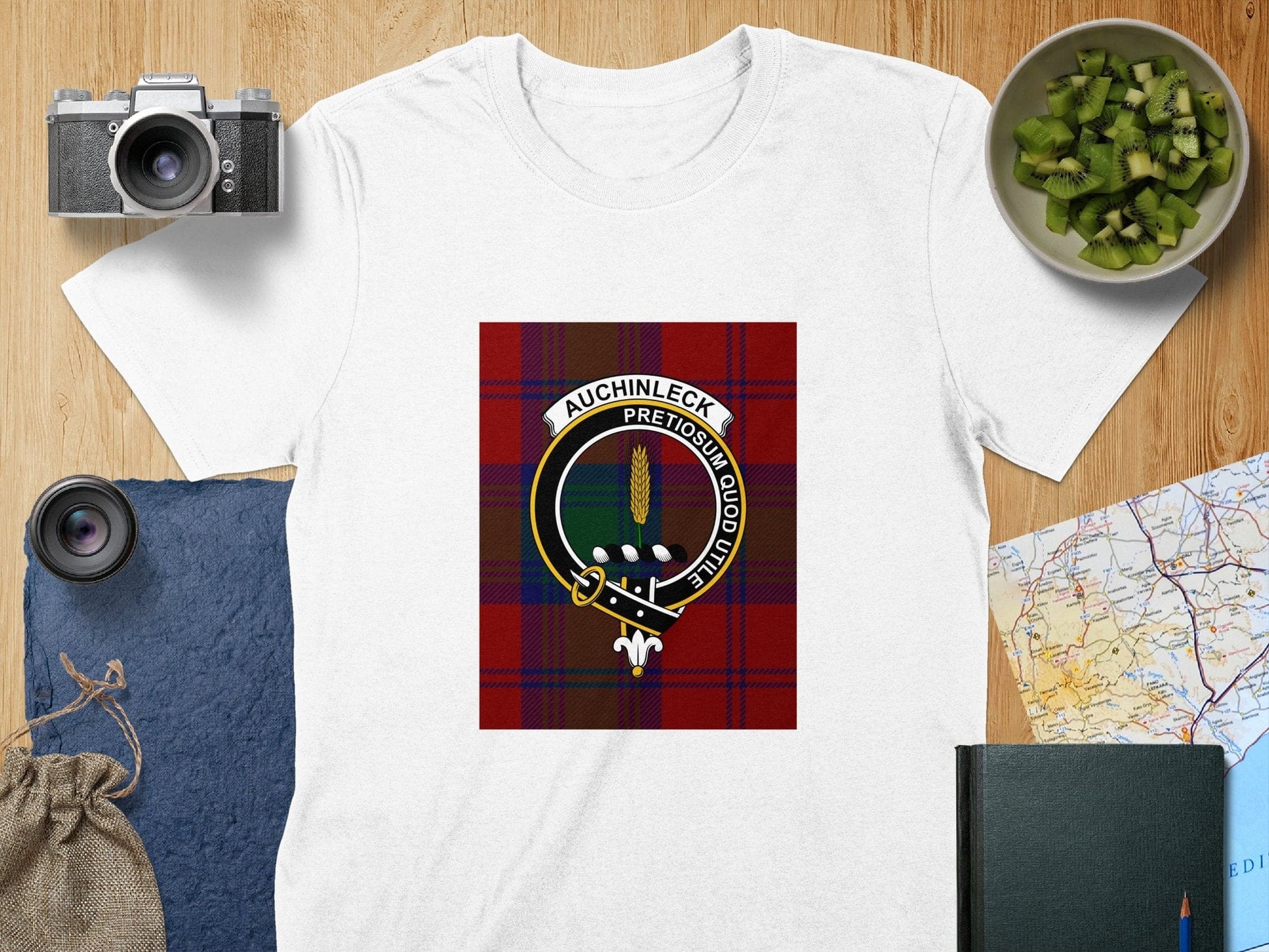 Physical Item S / White Auchinleck Clan Scottish Tartan Crest Unisex T-Shirt