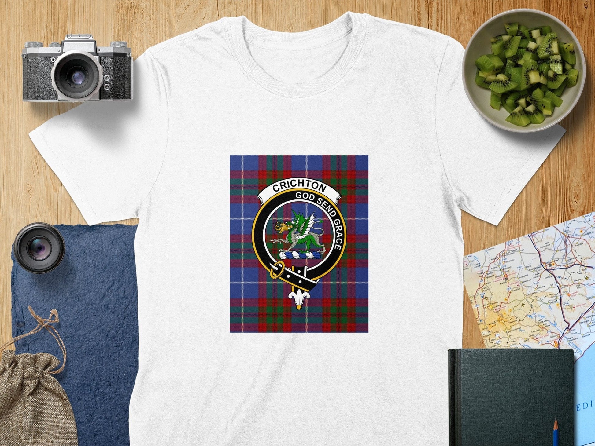 Physical Item S / White Crichton Clan Scottish Tartan Family Crest T-Shirt