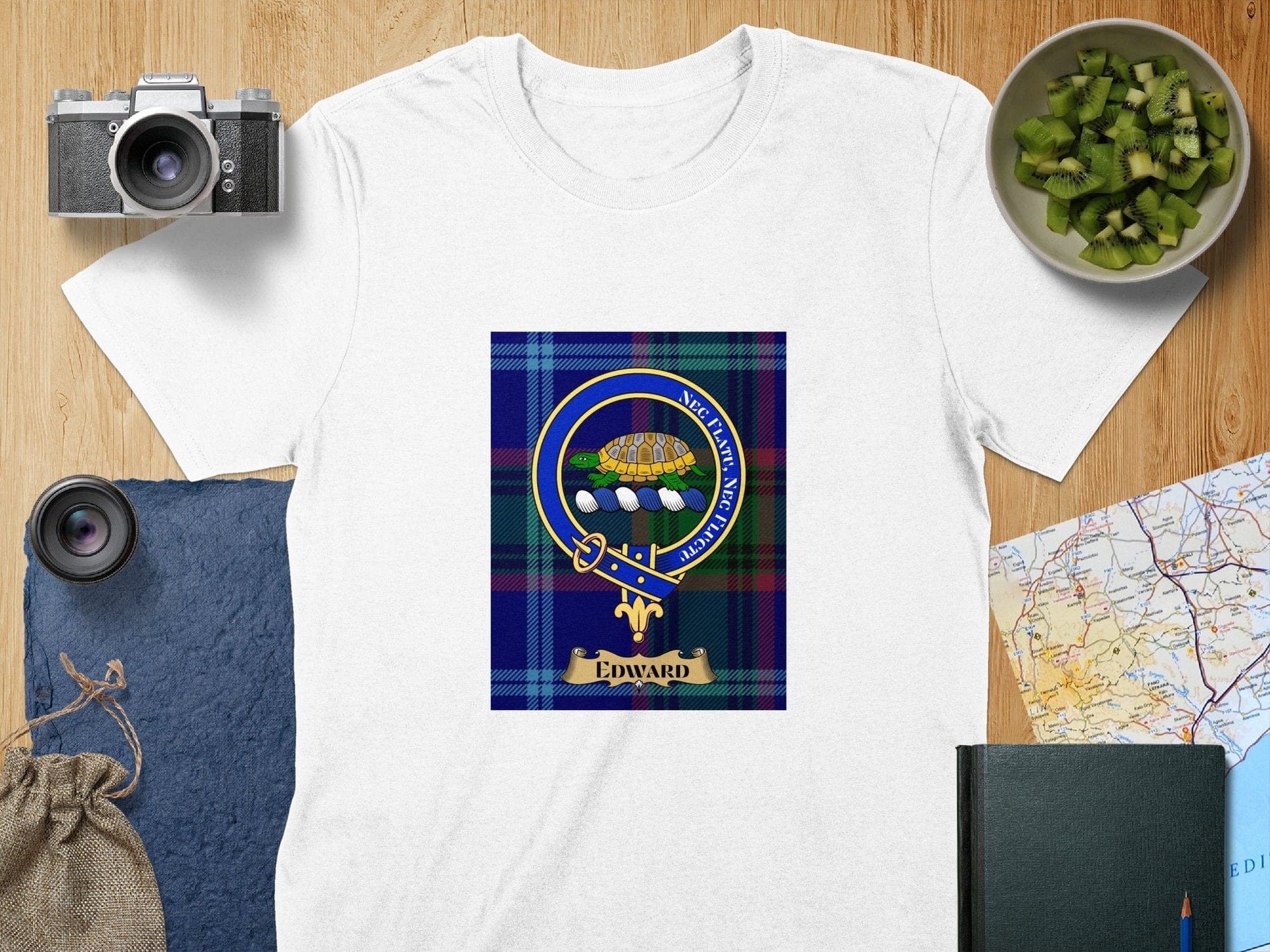 Physical Item S / White Edward Clan Scottish Tartan Crest Unisex T-Shirt