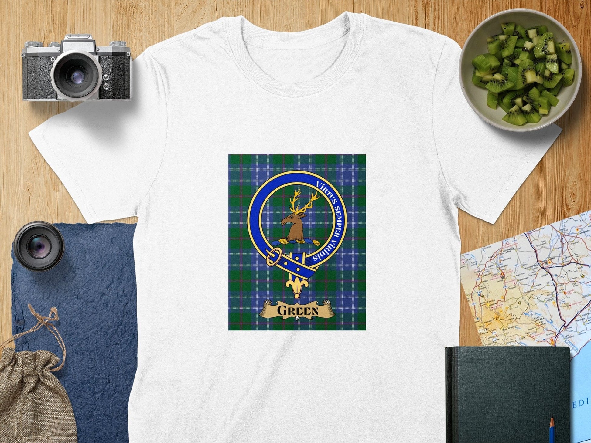 Physical Item S / White Green Clan Scottish Tartan Crest Unisex T-Shirt