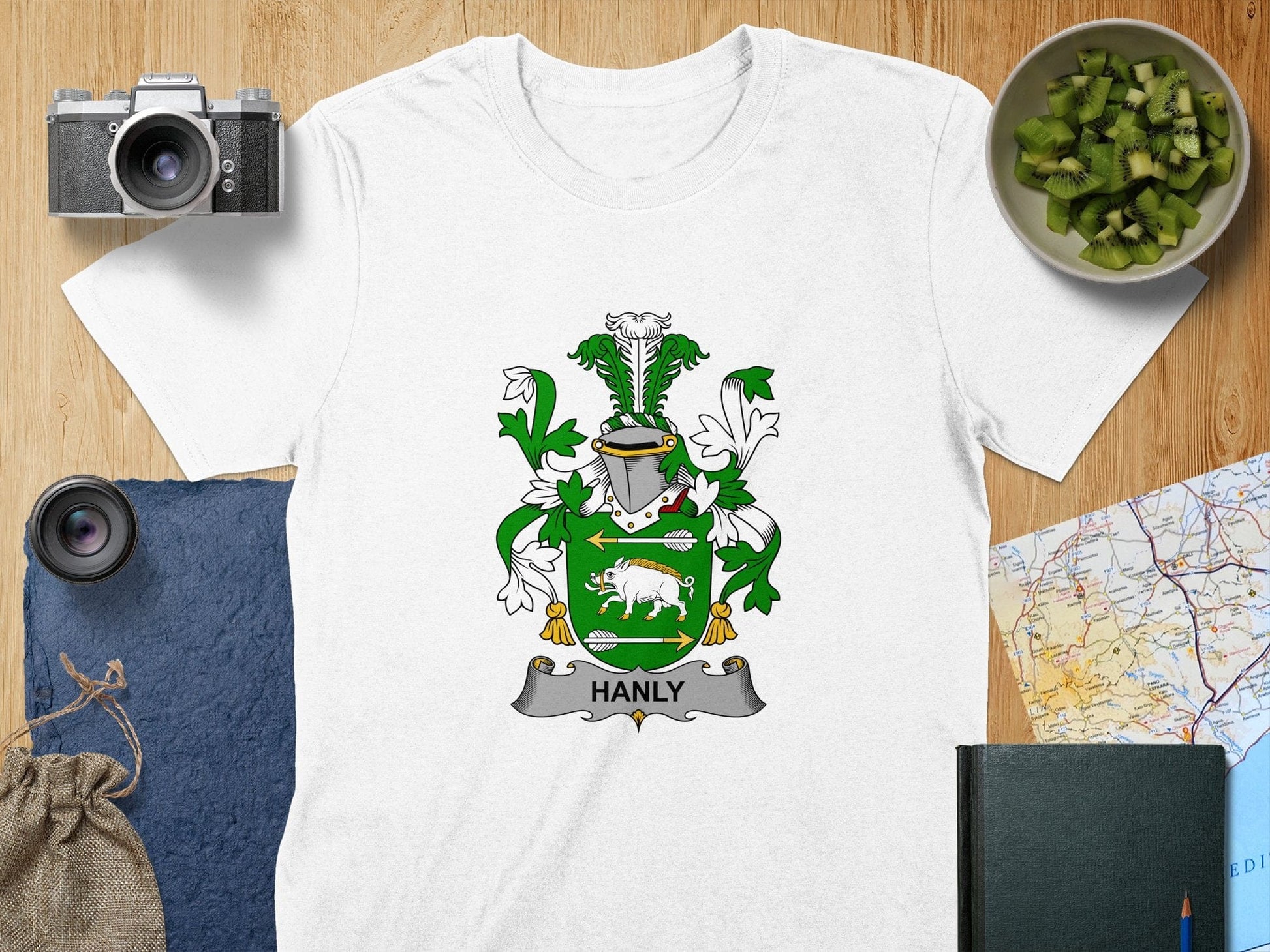 Physical Item S / White Hanly Surname Irish Heraldry Unisex T-Shirt