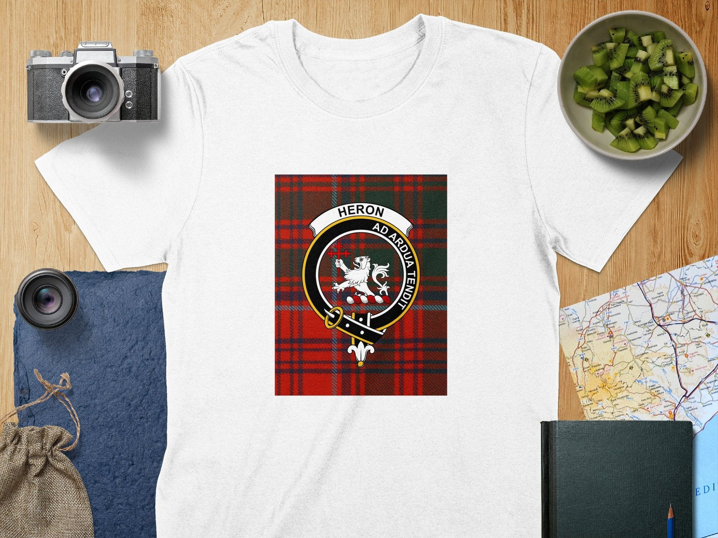 Physical Item S / White Heron Clan Scottish Tartan Crest Unisex T-Shirt