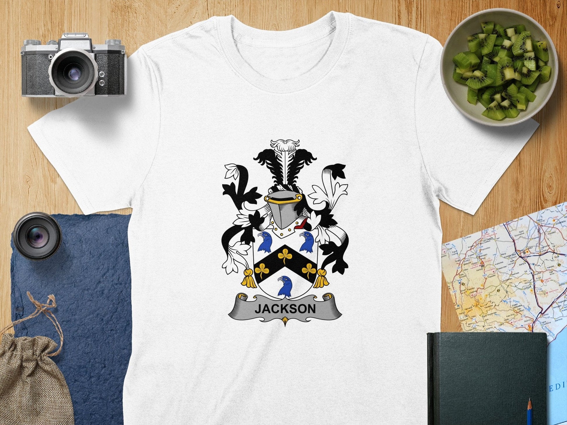 Physical Item S / White Jackson Surname Irish Heraldry Unisex T-Shirt