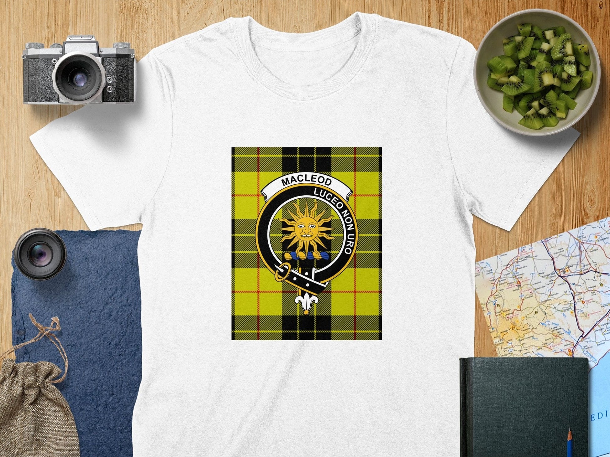 Physical Item S / White Macleod Clan Scottish Tartan Crest Unisex T-Shirt