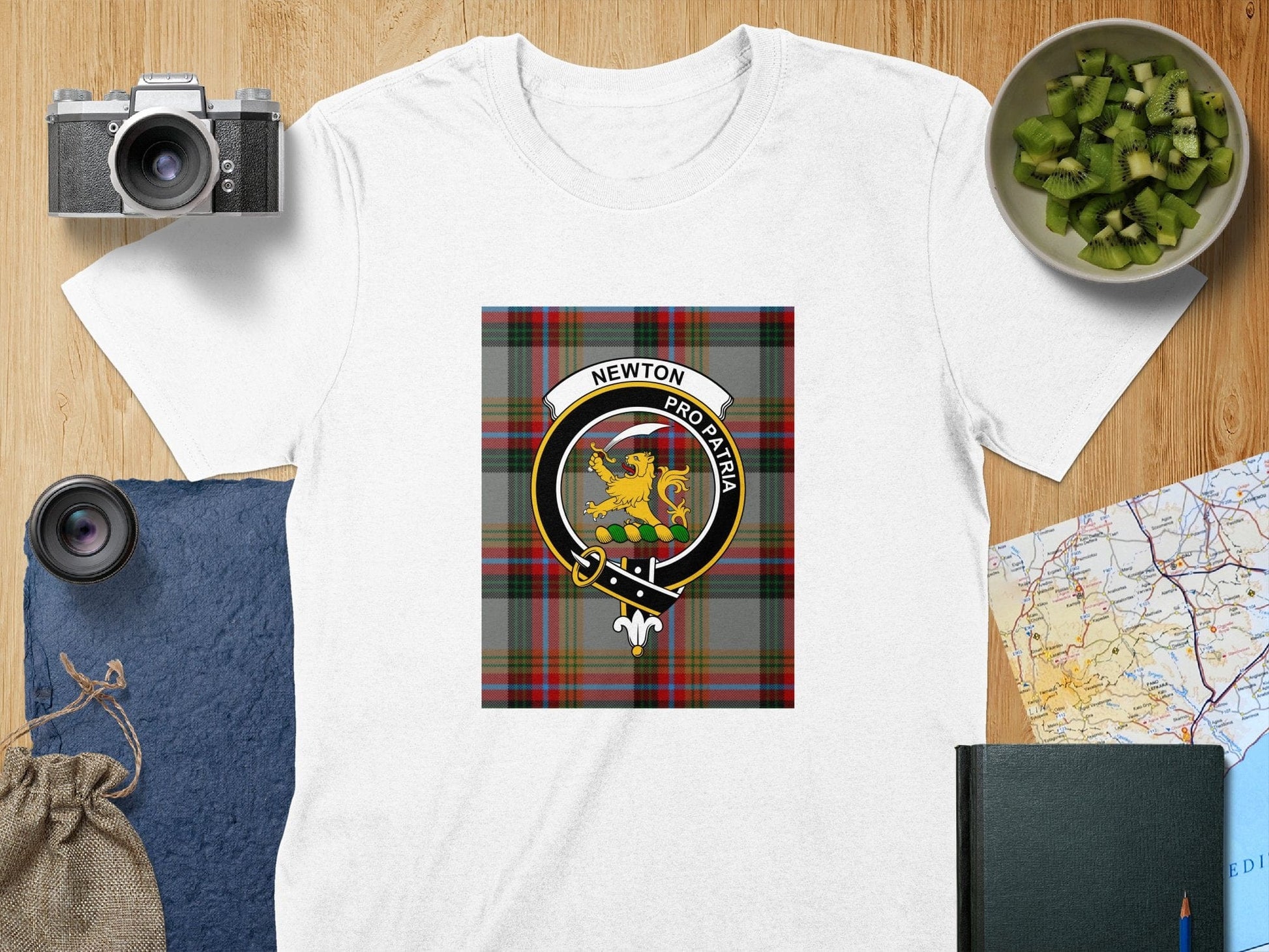 Physical Item S / White Newton Clan Scottish Tartan Crest Unisex T-Shirt