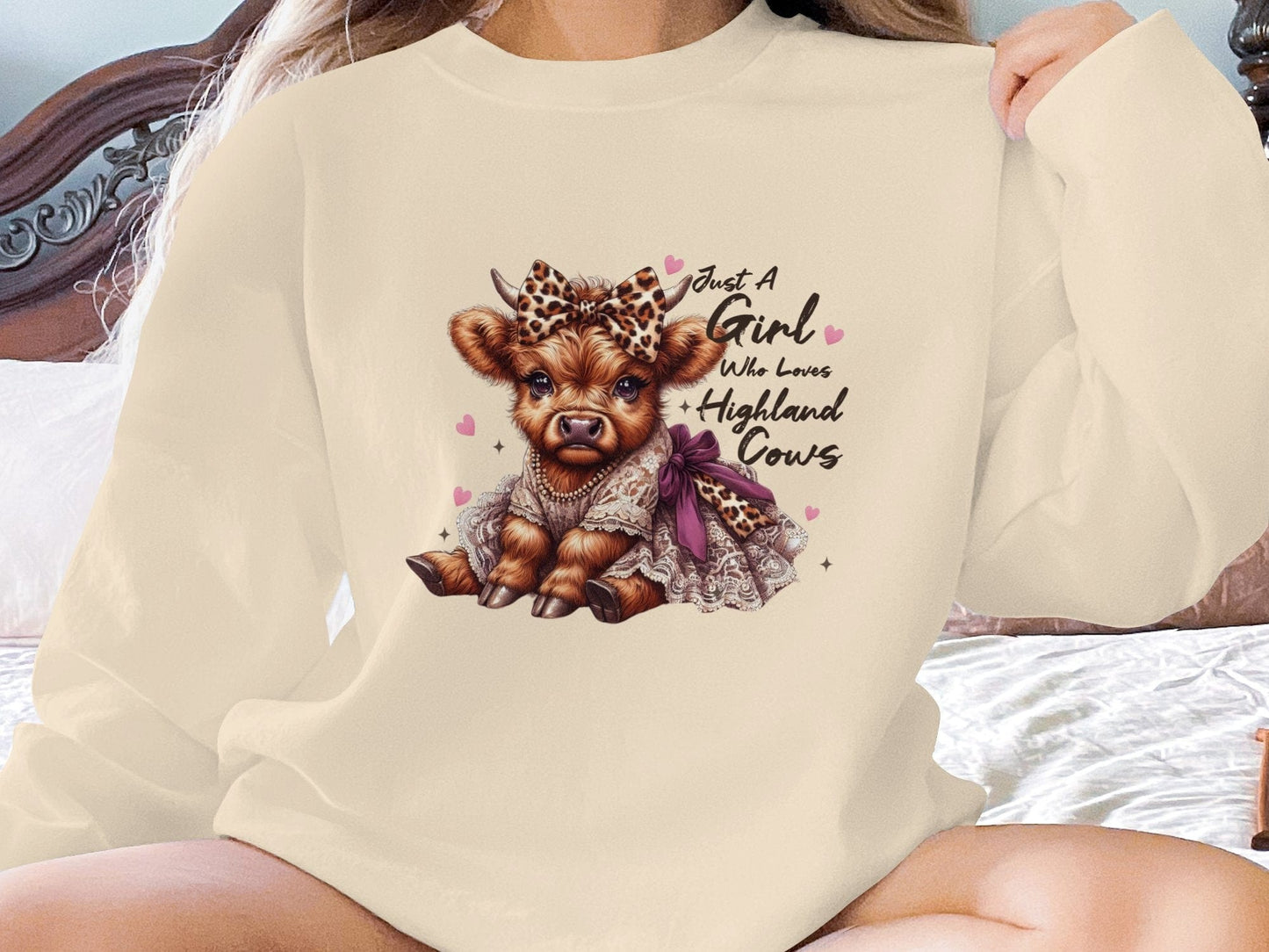 Physical Item Sweatshirts / S / Sand Just A Girl Who Loves Highland Cows T-Shirt or Sweatshirt, Cute Highland Cow Design