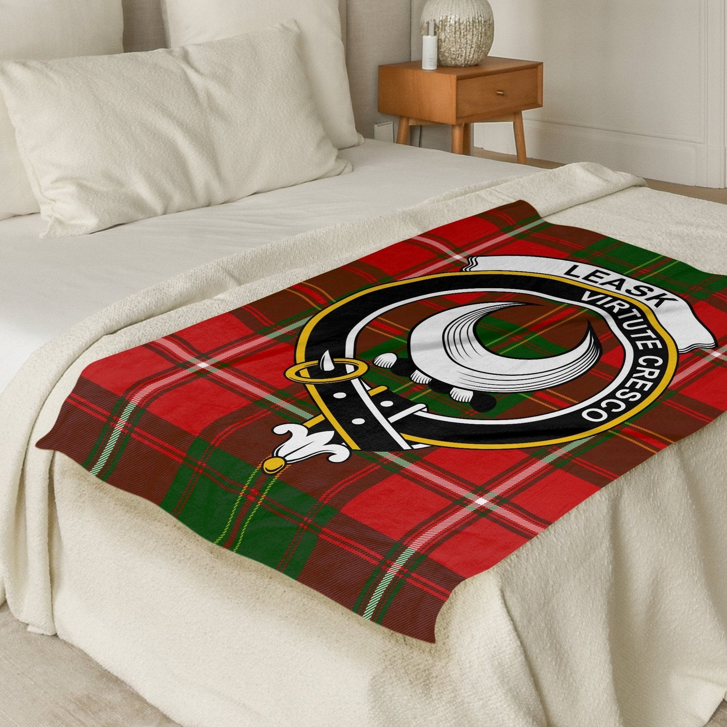 Scottish Clan Leask Crest Tartan Blanket